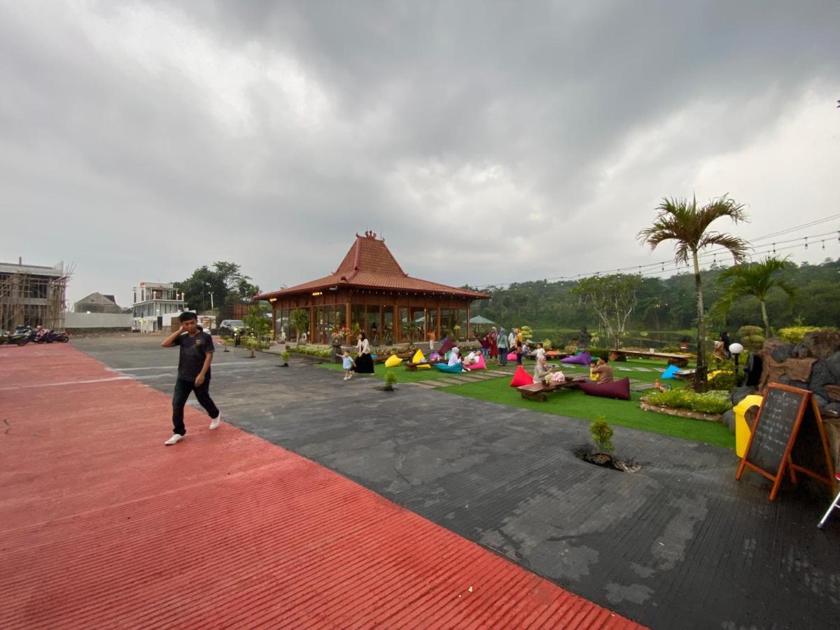 Resort & Resto Talaga Sundayana Subang Zewnętrze zdjęcie