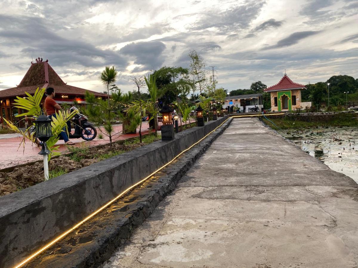 Resort & Resto Talaga Sundayana Subang Zewnętrze zdjęcie