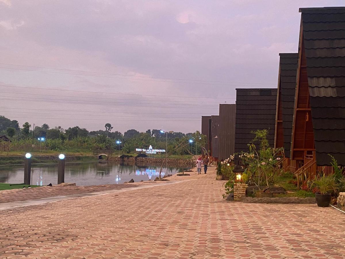Resort & Resto Talaga Sundayana Subang Zewnętrze zdjęcie