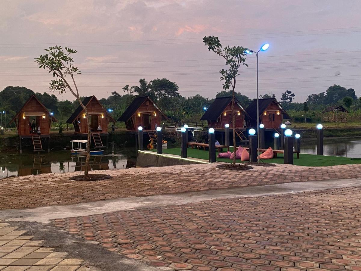 Resort & Resto Talaga Sundayana Subang Zewnętrze zdjęcie